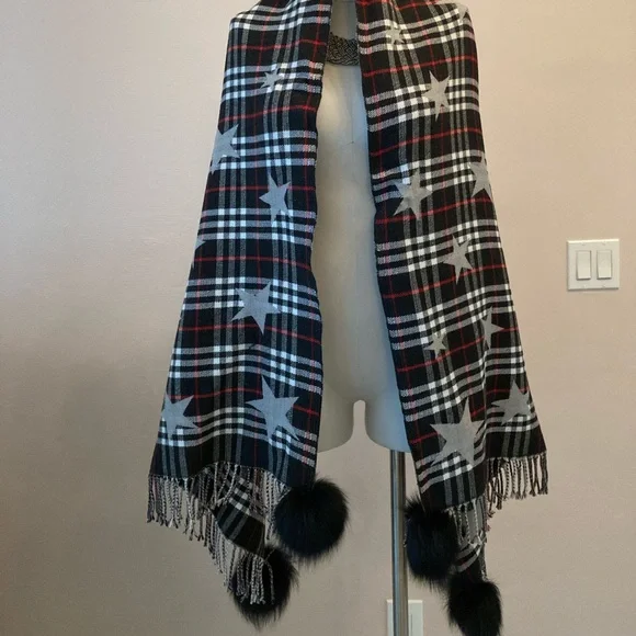 MITCHIE Scarf with Fox Fur Pom 🔥🔥 - Picture 3 of 7